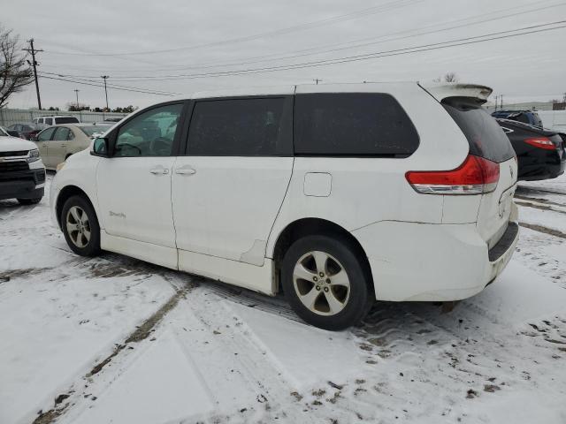 Photo 1 VIN: 5TDKK3DC8BS008064 - TOYOTA SIENNA LE 