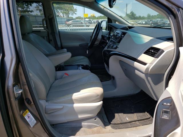 Photo 4 VIN: 5TDKK3DC8BS013622 - TOYOTA SIENNA LE 