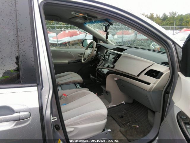 Photo 4 VIN: 5TDKK3DC8BS032106 - TOYOTA SIENNA 