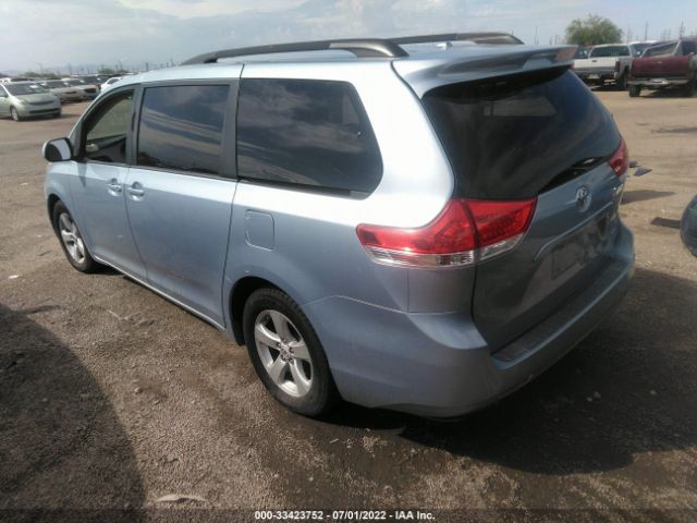 Photo 2 VIN: 5TDKK3DC8BS061587 - TOYOTA SIENNA 