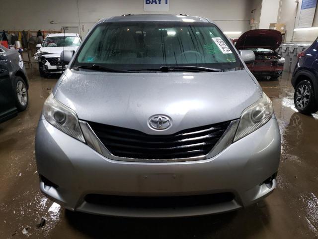 Photo 4 VIN: 5TDKK3DC8BS064537 - TOYOTA SIENNA LE 