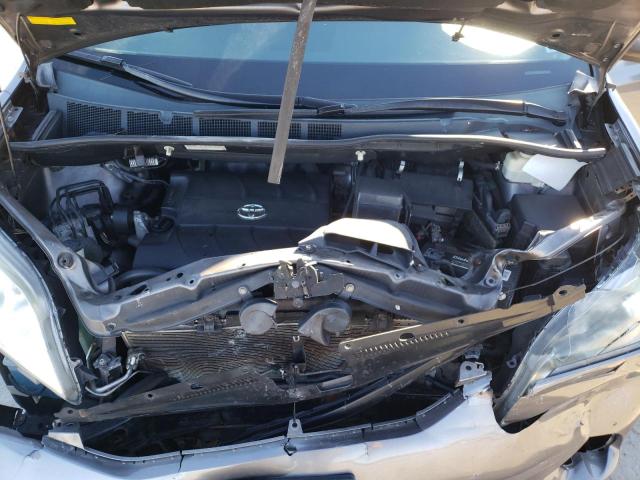 Photo 11 VIN: 5TDKK3DC8BS065865 - TOYOTA SIENNA LE 