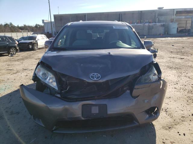 Photo 4 VIN: 5TDKK3DC8BS065865 - TOYOTA SIENNA LE 