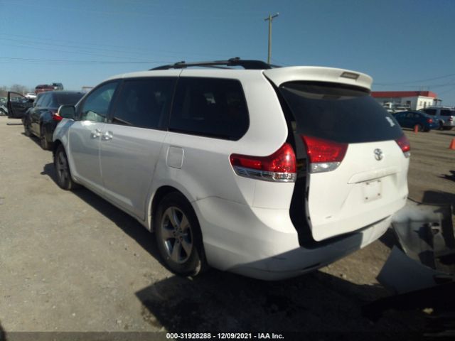 Photo 2 VIN: 5TDKK3DC8BS094864 - TOYOTA SIENNA 