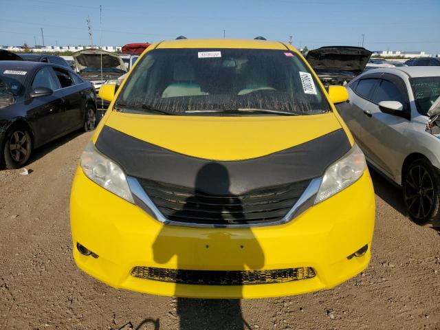 Photo 4 VIN: 5TDKK3DC8BS100923 - TOYOTA SIENNA LE 