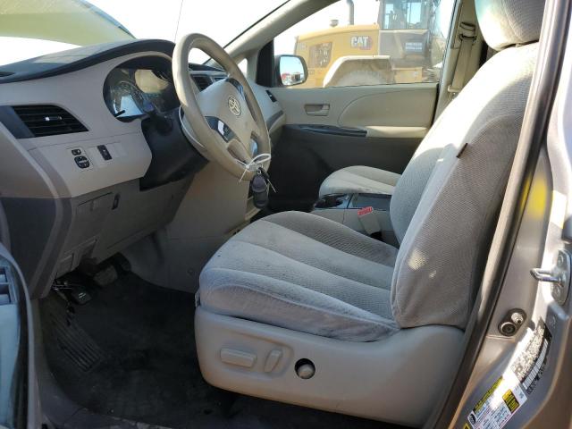 Photo 6 VIN: 5TDKK3DC8BS100923 - TOYOTA SIENNA LE 