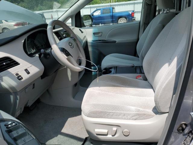 Photo 6 VIN: 5TDKK3DC8BS104552 - TOYOTA SIENNA LE 