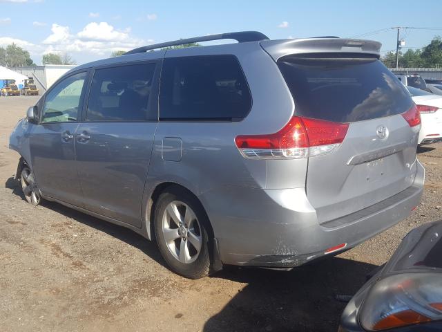 Photo 2 VIN: 5TDKK3DC8BS119486 - TOYOTA SIENNA LE 