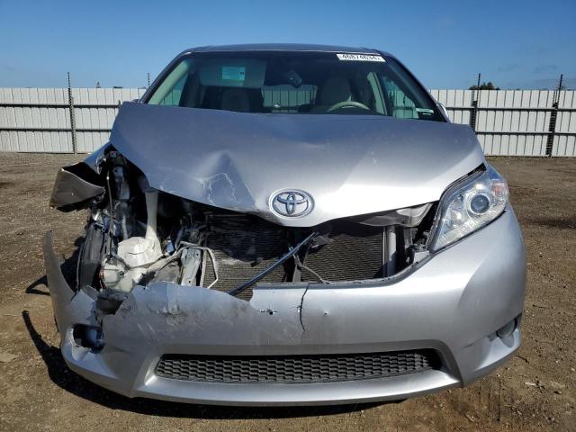 Photo 4 VIN: 5TDKK3DC8BS155453 - TOYOTA SIENNA LE 