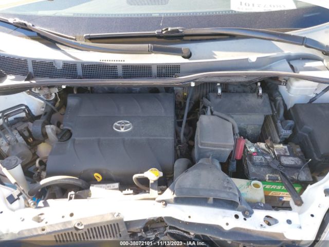 Photo 9 VIN: 5TDKK3DC8BS157204 - TOYOTA SIENNA 