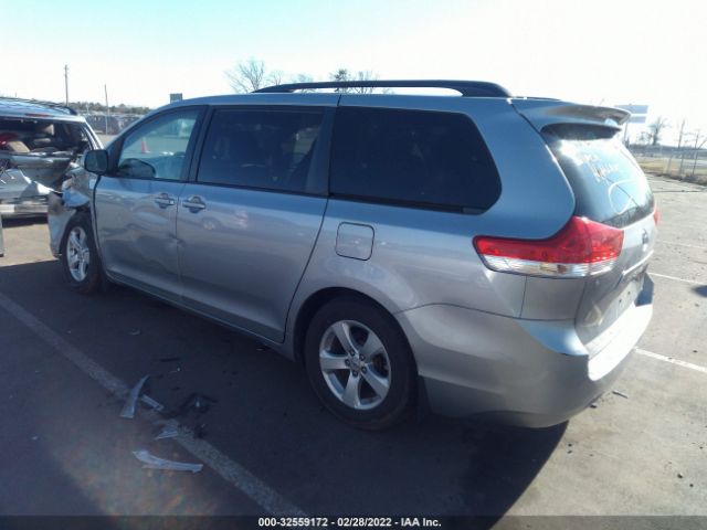 Photo 2 VIN: 5TDKK3DC8CS186509 - TOYOTA SIENNA 