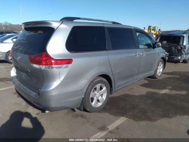 Photo 3 VIN: 5TDKK3DC8CS186509 - TOYOTA SIENNA 