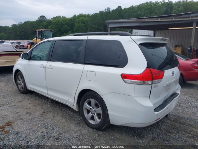 Photo 2 VIN: 5TDKK3DC8CS190706 - TOYOTA SIENNA 