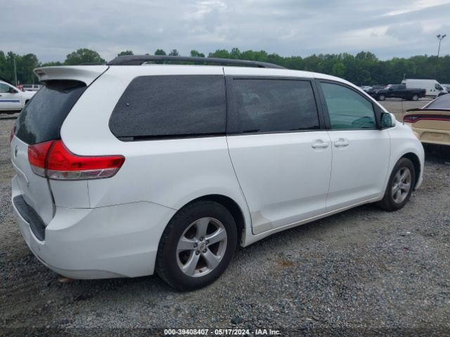 Photo 3 VIN: 5TDKK3DC8CS190706 - TOYOTA SIENNA 