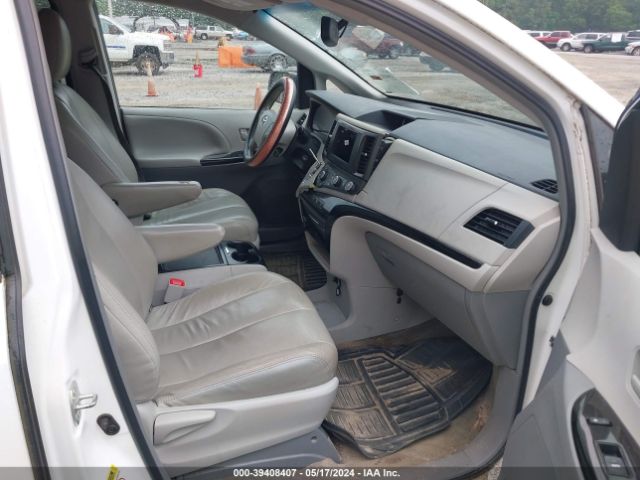 Photo 4 VIN: 5TDKK3DC8CS190706 - TOYOTA SIENNA 