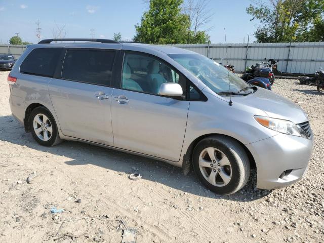 Photo 3 VIN: 5TDKK3DC8CS208301 - TOYOTA SIENNA LE 