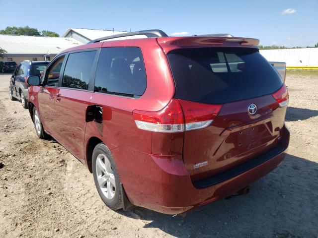 Photo 2 VIN: 5TDKK3DC8CS209531 - TOYOTA SIENNA LE 