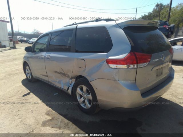 Photo 2 VIN: 5TDKK3DC8CS230718 - TOYOTA SIENNA 