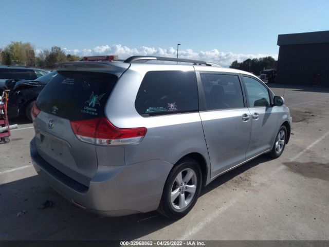 Photo 3 VIN: 5TDKK3DC8CS232209 - TOYOTA SIENNA 