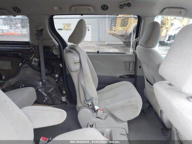 Photo 7 VIN: 5TDKK3DC8CS233652 - TOYOTA SIENNA 