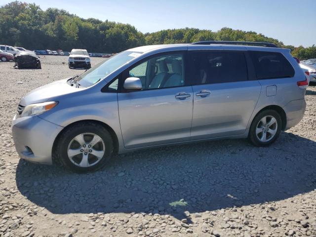 Photo 0 VIN: 5TDKK3DC8CS235384 - TOYOTA SIENNA LE 