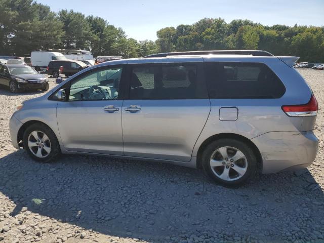 Photo 1 VIN: 5TDKK3DC8CS235384 - TOYOTA SIENNA LE 