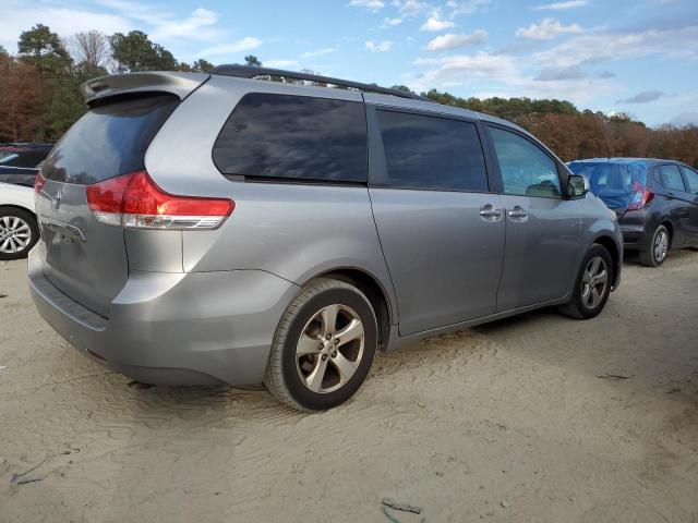 Photo 2 VIN: 5TDKK3DC8CS244621 - TOYOTA SIENNA LE 