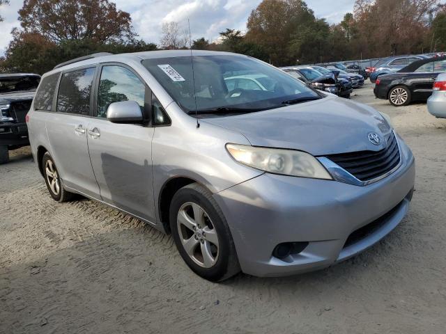 Photo 3 VIN: 5TDKK3DC8CS244621 - TOYOTA SIENNA LE 