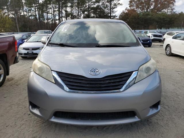 Photo 4 VIN: 5TDKK3DC8CS244621 - TOYOTA SIENNA LE 