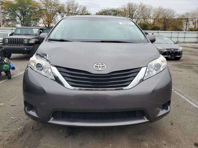 Photo 4 VIN: 5TDKK3DC8CS246823 - TOYOTA SIENNA LE 