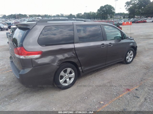 Photo 3 VIN: 5TDKK3DC8CS247955 - TOYOTA SIENNA 