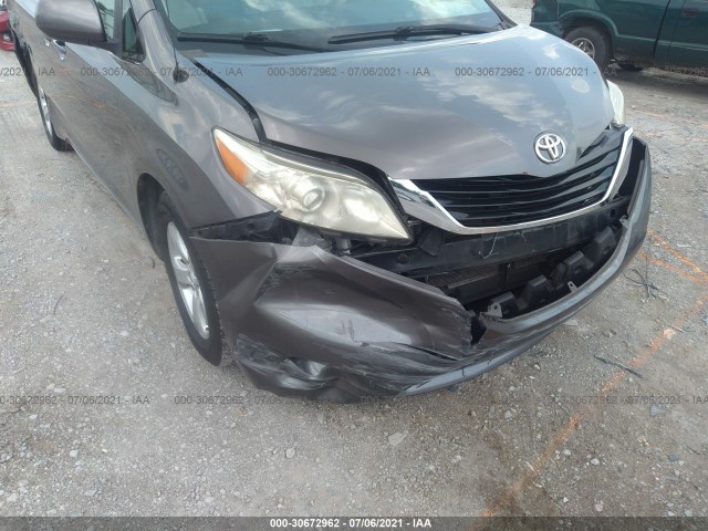 Photo 5 VIN: 5TDKK3DC8CS247955 - TOYOTA SIENNA 