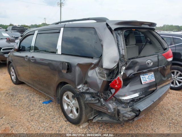 Photo 2 VIN: 5TDKK3DC8CS251441 - TOYOTA SIENNA 