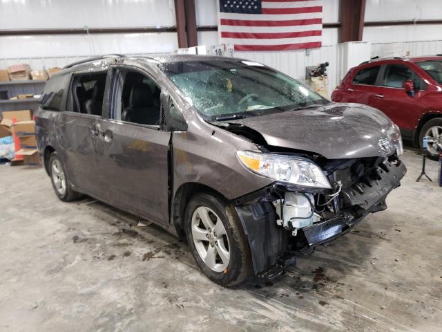 Photo 3 VIN: 5TDKK3DC8CS254792 - TOYOTA SIENNA LE 