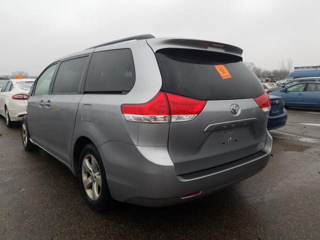 Photo 2 VIN: 5TDKK3DC8CS260883 - TOYOTA SIENNA LE 