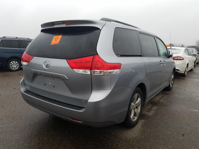 Photo 3 VIN: 5TDKK3DC8CS260883 - TOYOTA SIENNA LE 