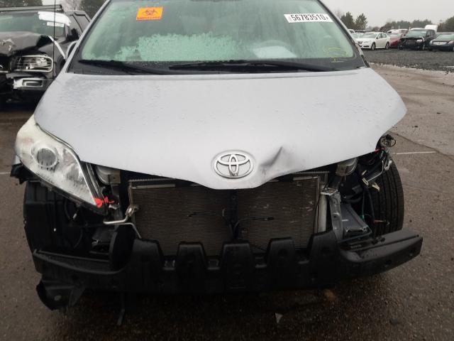 Photo 8 VIN: 5TDKK3DC8CS260883 - TOYOTA SIENNA LE 