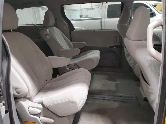 Photo 10 VIN: 5TDKK3DC8CS265193 - TOYOTA SIENNA LE 