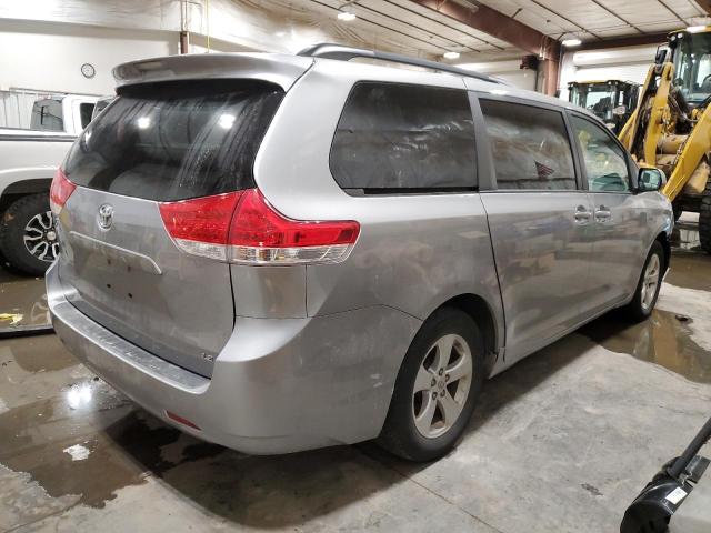 Photo 2 VIN: 5TDKK3DC8CS265193 - TOYOTA SIENNA LE 