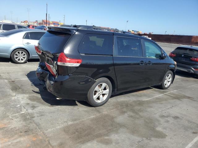 Photo 2 VIN: 5TDKK3DC8DS283923 - TOYOTA SIENNA LE 