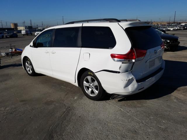 Photo 2 VIN: 5TDKK3DC8DS299121 - TOYOTA SIENNA LE 