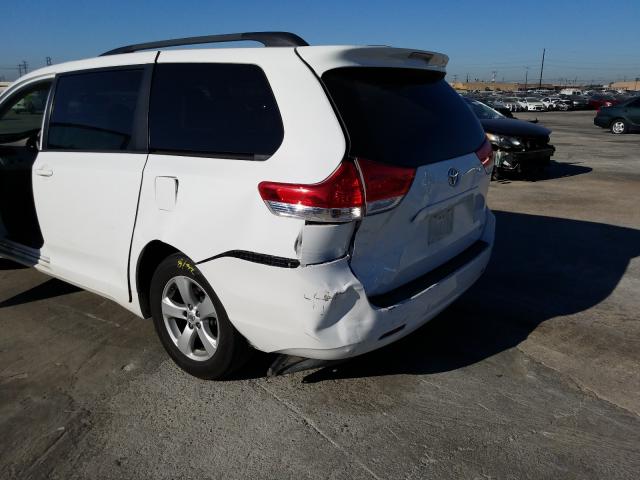 Photo 8 VIN: 5TDKK3DC8DS299121 - TOYOTA SIENNA LE 