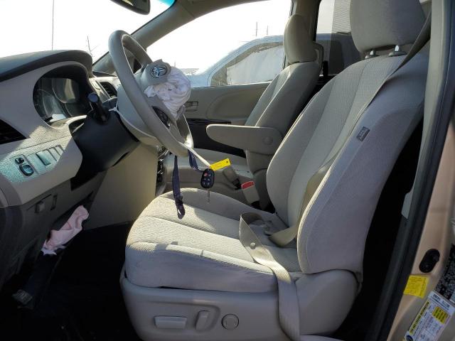 Photo 6 VIN: 5TDKK3DC8DS299359 - TOYOTA SIENNA LE 