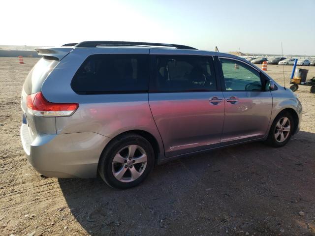 Photo 2 VIN: 5TDKK3DC8DS300929 - TOYOTA SIENNA LE 