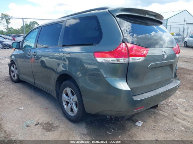 Photo 2 VIN: 5TDKK3DC8DS306777 - TOYOTA SIENNA 