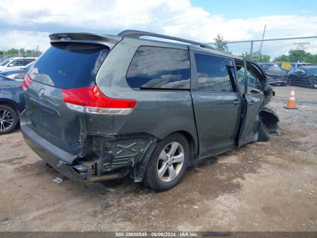 Photo 3 VIN: 5TDKK3DC8DS306777 - TOYOTA SIENNA 