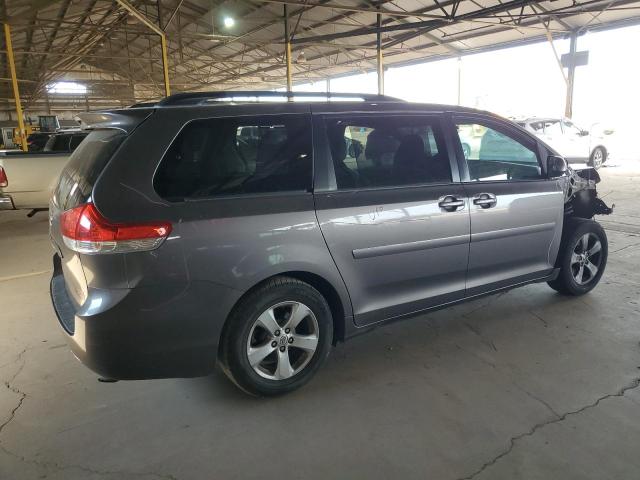 Photo 2 VIN: 5TDKK3DC8DS310117 - TOYOTA SIENNA LE 