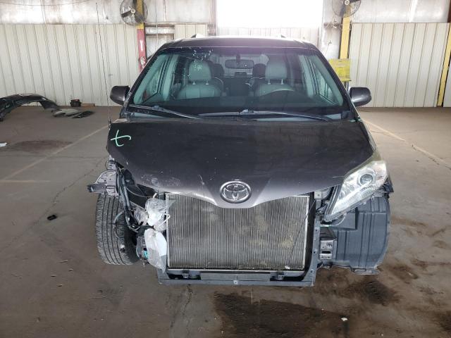 Photo 4 VIN: 5TDKK3DC8DS310117 - TOYOTA SIENNA LE 