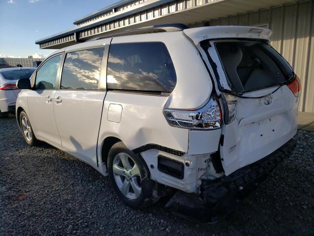 Photo 2 VIN: 5TDKK3DC8DS310263 - TOYOTA SIENNA LE 