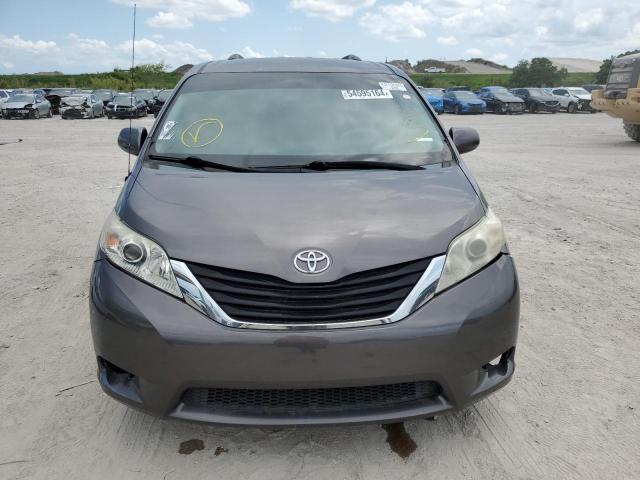 Photo 4 VIN: 5TDKK3DC8DS332246 - TOYOTA SIENNA LE 